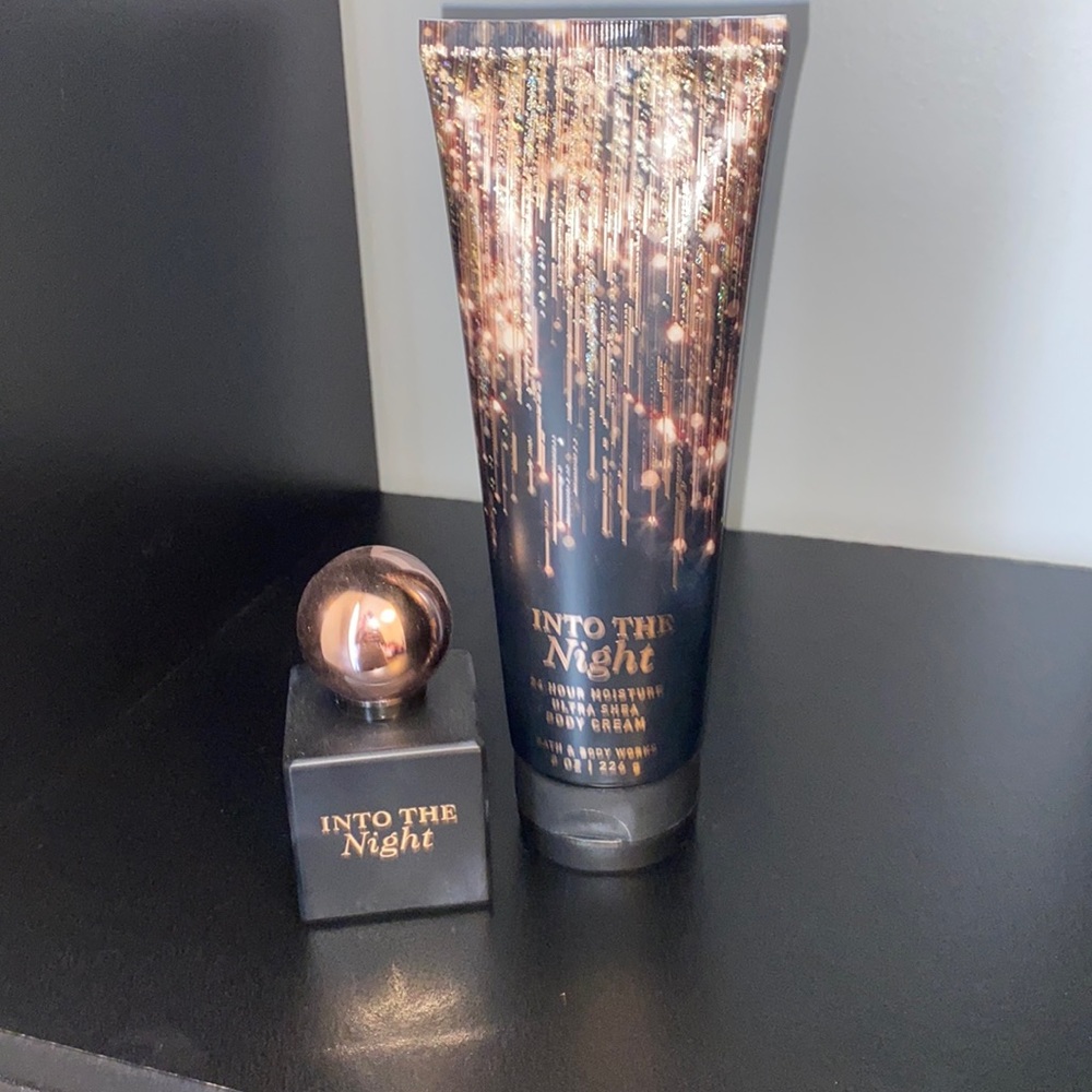 INTO THE NIGHT BATH&BODYWORKS